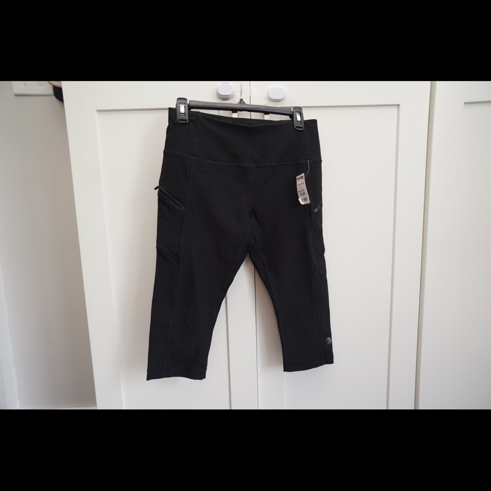 Capri leggings black with cell phone pockets